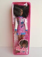 Barbie Fashionistas #156 in Fearless Letterman Jacket Nieuw!, Ophalen of Verzenden, Nieuw, Barbie