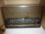 2 x oude tafel radio grundig jaren 80 opknapper 's prijs 15e, Ophalen, Gebruikt, Radio
