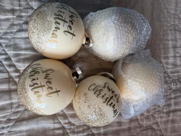 Riviera Maison grote kerstbal € 7,50 per stuk beschikbaar voor biedingen