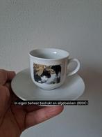 Kop en schotel Poes tussen de struiken porselein D13.5x7.5cm, Huis en Inrichting, Keuken | Servies, Nieuw, Ophalen of Verzenden