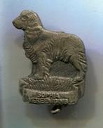 Sophia vereeniging zilverkleurig hond broche ( N_041 ), Verzenden, Zo goed als nieuw, Dier of Natuur, Speldje of Pin