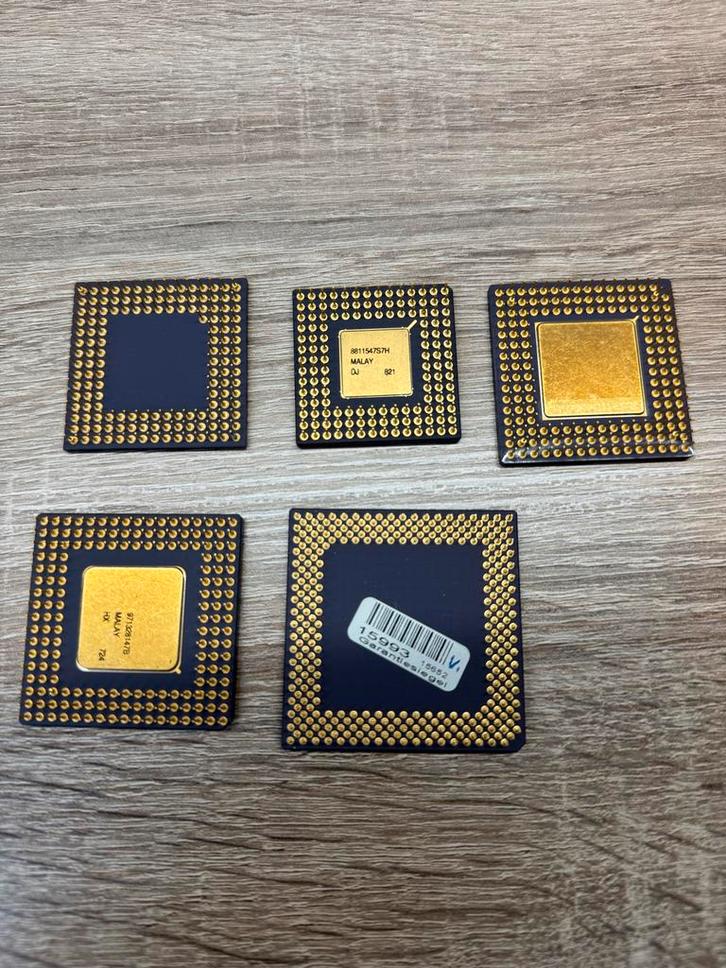 Vintage CPU Processors met Goud, Computers en Software, Processors, Gebruikt, 2-core, Minder dan 2 Ghz, Ophalen of Verzenden