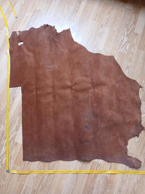 Stuk gelooid leer., Hobby en Vrije tijd, Stoffen en Lappen, Zo goed als nieuw, Leer of Kunstleer, 30 tot 120 cm, 30 tot 200 cm
