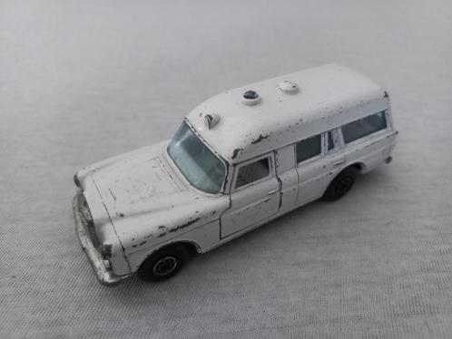 Matchbox Superfast Mercedes Binz Ambulance, Hobby en Vrije tijd, Modelauto's | 1:43, Gebruikt, Auto, Matchbox, Ophalen of Verzenden