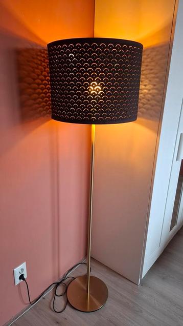 IKEA Staande Lamp - Stijlvol en sfeervol! beschikbaar voor biedingen