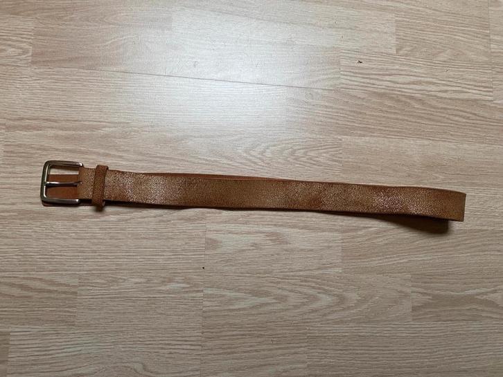 Bruine riem 115 x 4 cm unisex damesriem ceintuur craquelé M, Kleding | Dames, Riemen en Ceinturen, Zo goed als nieuw, Heupriem