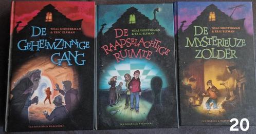 De geheimzinnige gang/ de raatselachtie ruimte en..., Boeken, Fantasy, Zo goed als nieuw, Ophalen of Verzenden