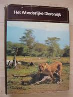 HET WONDERLIJKE DIERENRIJK UNIVERSUM door KA van den Hoek, Boeken, Ophalen of Verzenden, Gelezen