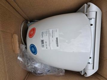 Toilet hoogglans wit, met bidet. Nieuw beschikbaar voor biedingen
