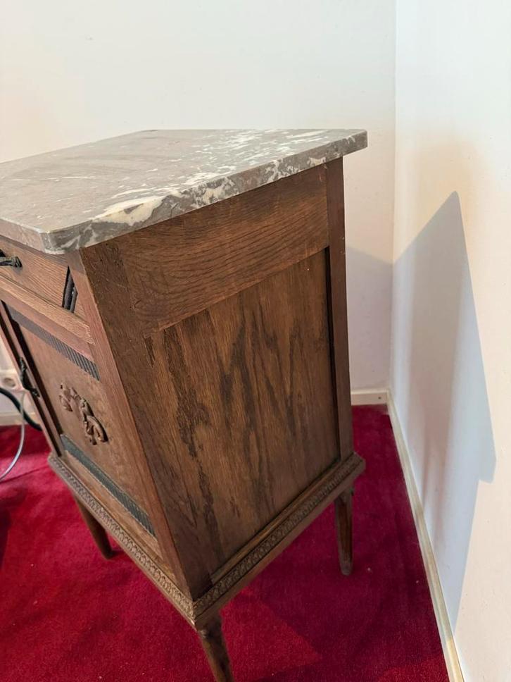 Antiek kastje met marmeren blad, Antiek en Kunst, Antiek | Meubels | Kasten, Ophalen of Verzenden
