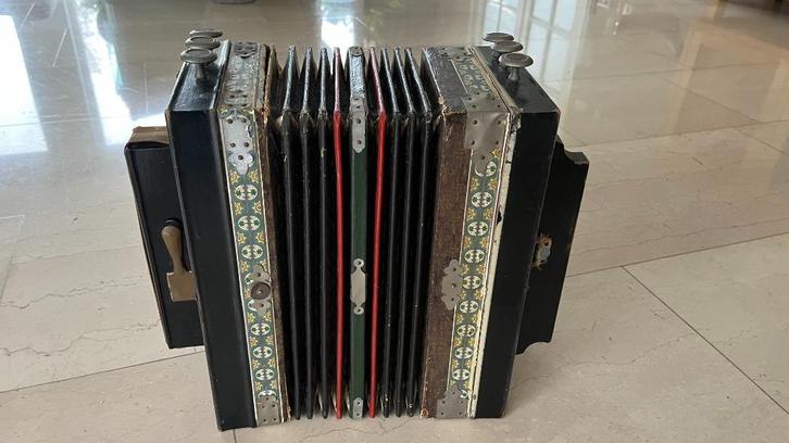 Antieke trekharmonica, Muziek en Instrumenten, Accordeons, Gebruikt, Knopaccordeon, Overige formaten, Overige merken, Ophalen