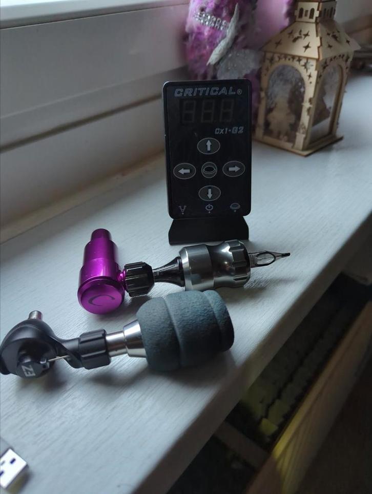 Critical Cx1-G2 en Cheyenne tattoo apparaat, Hobby en Vrije tijd, Tekenen, Zo goed als nieuw, Ophalen of Verzenden