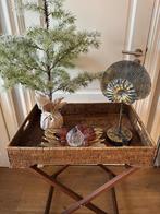 Rattan BUTLER TRAY dienblad op voet sidetable bijzettafel, Gebruikt, Gielen, Ophalen of Verzenden, Info@houseofcoco.nl