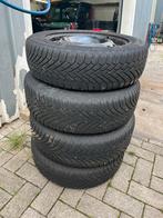 Winterbanden Renault Twingo 2014-2024, Gebruikt, 15 inch, Verzenden, Banden en Velgen