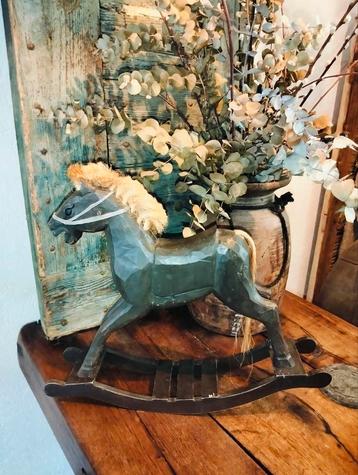Leuk brocante hobbelpaard hout beschikbaar voor biedingen