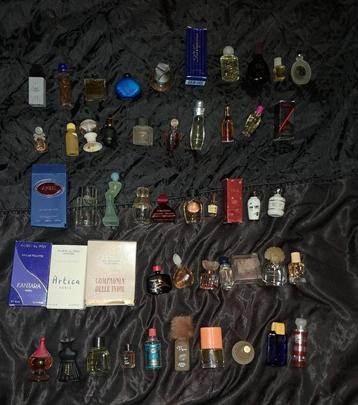 Verzameling van 350 Parfum miniaturen beschikbaar voor biedingen