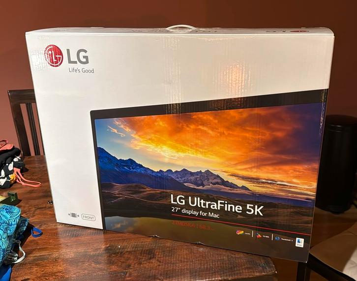 LG 27MD5KA-B UltraFine 5K Monitor, Computers en Software, Monitoren, Gebruikt, 60 Hz of minder, Thunderbolt, USB-C, Ingebouwde speakers