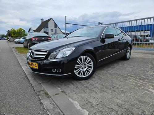 Mercedes-Benz E-Klasse E220cdi Coupe W212 2010 Zwart, Auto's, Mercedes-Benz, Bedrijf, E-Klasse, ABS, Adaptieve lichten, Airbags