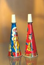 Twee Vintage blikken Toeters met Cowboy en Indiaan, Antiek en Kunst, Antiek | Speelgoed, Ophalen of Verzenden
