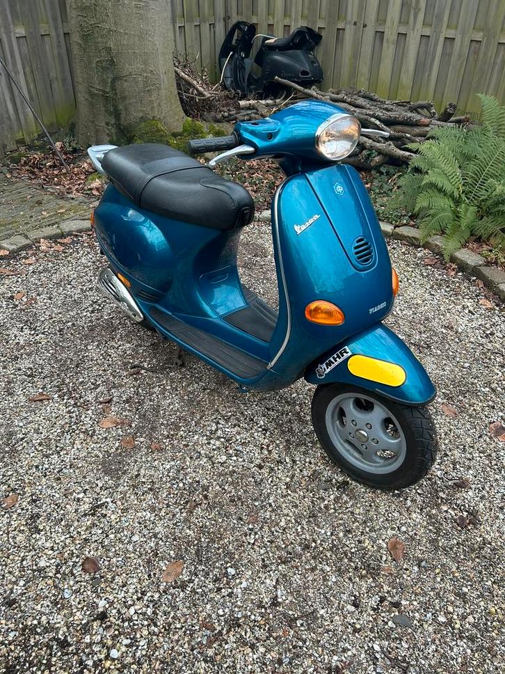 Te ruil/te koop Piaggio vespa et2 70cc metallic blue 1997, Fietsen en Brommers, Scooters | Vespa, Gebruikt, Overige modellen, Maximaal 45 km/u