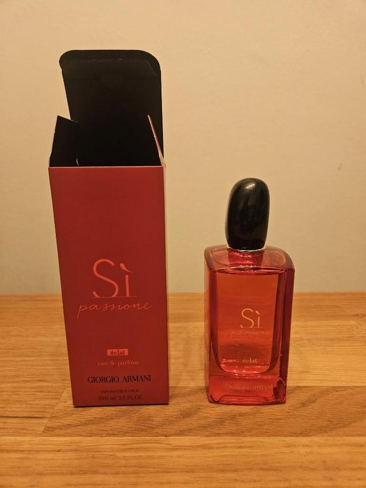 Giorgio Armani Sì Passione Eau de Parfum 100ml, Sieraden, Tassen en Uiterlijk, Uiterlijk | Parfum, Zo goed als nieuw, Ophalen of Verzenden