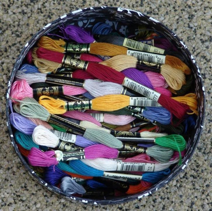 Cado DMC originele borduurzijde  1 t/m 35  en  150  t/m 3866, Hobby en Vrije tijd, Borduren en Borduurmachines, Nieuw, Borduurgaren of Zijde