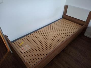 Seniorenbed, op wieltjes, uitrijdbaar, 80x200 cm, gratis beschikbaar voor biedingen