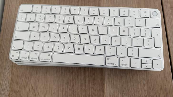 Magic Keyboard met Touch ID A2449, Computers en Software, Toetsenborden, Zo goed als nieuw, Qwerty, Draadloos, Ophalen of Verzenden