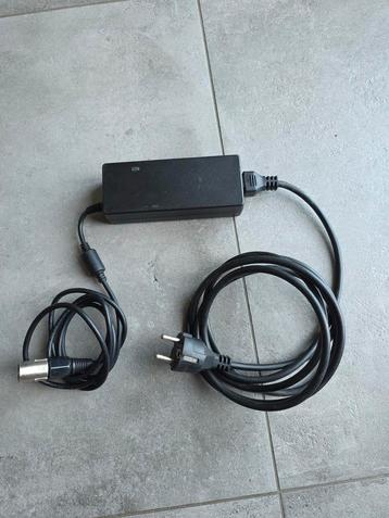 Sparta 4-pins Acculader beschikbaar voor biedingen