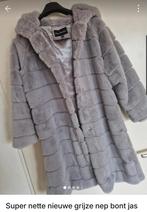 Nieuwe fake fur jas, mooi voor aankomende winter., Maat 42/44 (L), Nieuw, Ophalen of Verzenden, Grijs