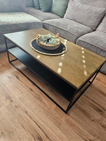 Industriële salon tafel