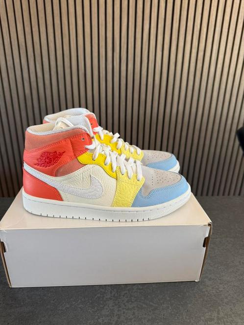 Nike Air Jordan 1 Mid To My First Coach (W) - Maat 39, Kleding | Dames, Schoenen, Nieuw, Sneakers of Gympen, Overige kleuren, Ophalen of Verzenden