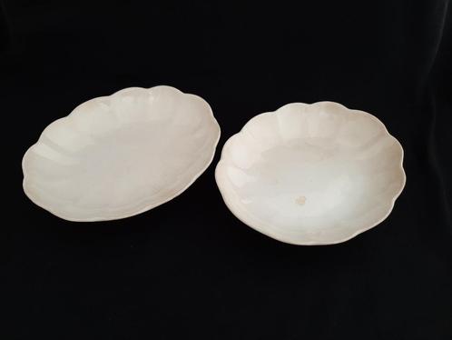 2x Ovaal geschulpt schaaltje Societe Ceramique Maestricht, Antiek en Kunst, Antiek | Keramiek en Aardewerk, Ophalen of Verzenden