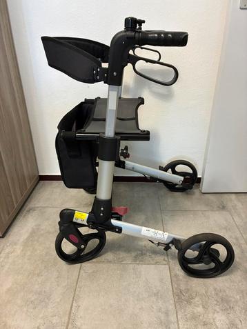 Te koop Rollator vouwbare met goed remmen en wielen, tasje beschikbaar voor biedingen