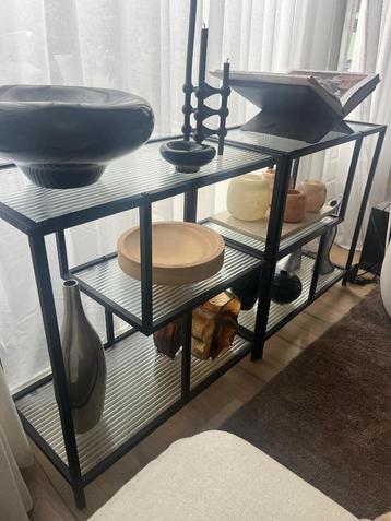 Wandkastjes sidetable beschikbaar voor biedingen