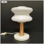 Vintage opaalglazen tafellamp van AKA, jaren 60 Lamp, Vintage Design jaren 60, Ophalen of Verzenden, Nb, Nb