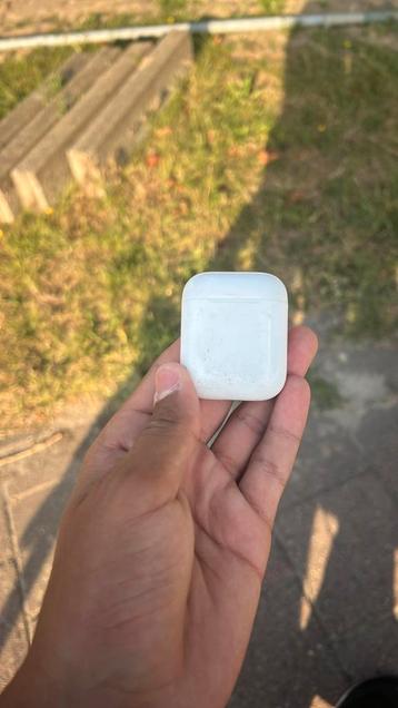 Aipods case beschikbaar voor biedingen