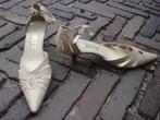 GRATIS VERZENDEN NIEUWE BEIGE LEREN FIRETTI PUMPS 39, Verzenden, Beige, Nieuw, Schoenen met lage hakken