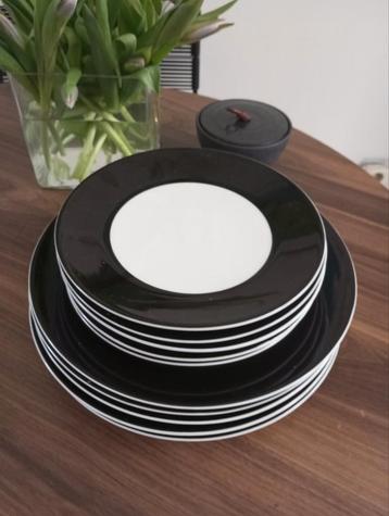 5 diner en 5 ontbijtborden.  Keramiek. (Echt Hema). beschikbaar voor biedingen