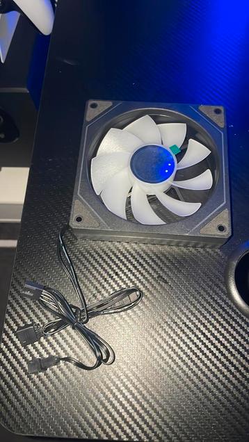 Pc fan 4 pin beschikbaar voor biedingen