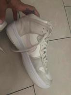 Nike maat 42, Kleding | Dames, Schoenen, Ophalen of Verzenden, Zo goed als nieuw, Sneakers of Gympen