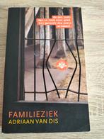 Boek ' Familieziek', Ophalen of Verzenden, Zo goed als nieuw