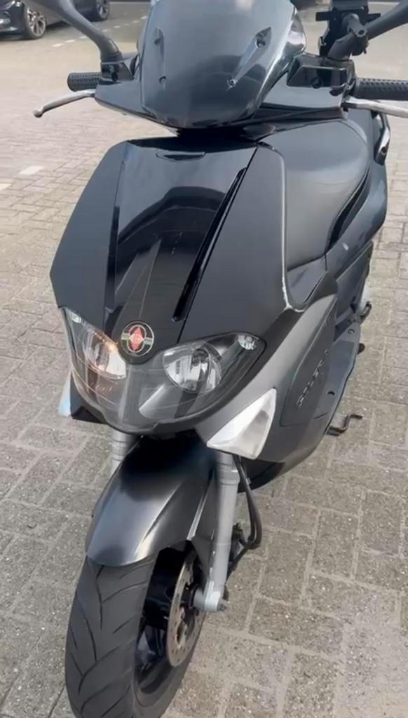 Gilera runner rst waardepeiling of gaat weg bij goed bod, Fietsen en Brommers, Scooters | Peugeot, Zo goed als nieuw, Overige modellen