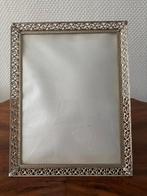 Vintage fotolijstje opengewerkte metalen rand bol glas 20*26, Ophalen of Verzenden