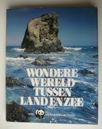 WNF Wereld natuurfonds: Wondere wereld tussen land en zee, Boeken, Ophalen of Verzenden, Zo goed als nieuw, Natuur algemeen