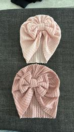 Baby mutsjes met strik 0-1 jaar oud, Ophalen of Verzenden, Zo goed als nieuw