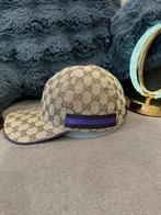 Gucci Pet Limited Edition Violet - Maat 57, Ophalen of Verzenden, Zo goed als nieuw, Pet