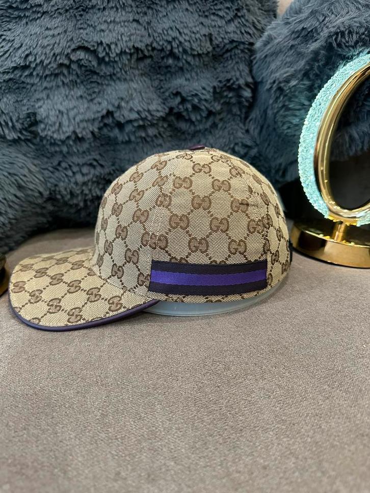 Gucci Pet Limited Edition Violet - Maat 57, Kleding | Heren, Hoeden en Petten, Zo goed als nieuw, Pet, Ophalen of Verzenden
