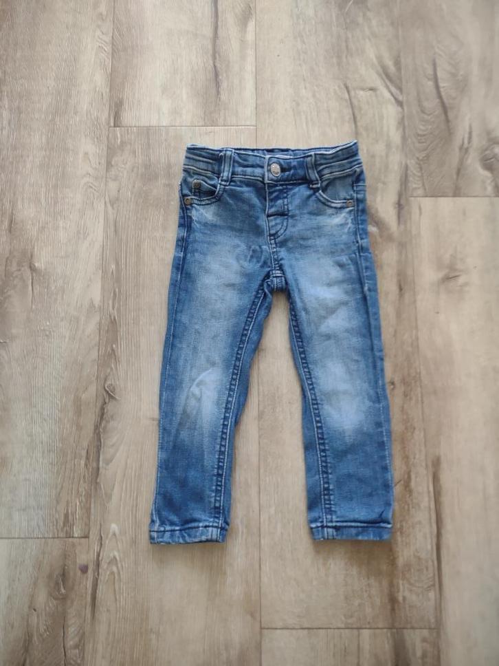 Prachtige blauwe spijkerbroek van Hema, maat 86. Regular., Kinderen en Baby's, Babykleding | Maat 86, Zo goed als nieuw, Jongetje