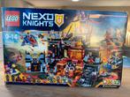 Lego Nexo knights Jestro's vulkaanbasis (nr 70323) compleet, Kinderen en Baby's, Complete set, Ophalen of Verzenden, Lego, Zo goed als nieuw